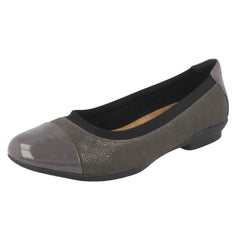 Ladies Clarks Ballerina Flats Neenah Garden