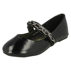 Girls Cutie Flat Shoe With Bar Chain H2198