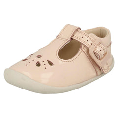 Girls Clarks Cut Out Detailed Shoes Roamer Star