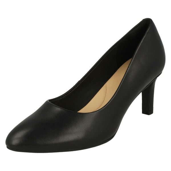 Ladies Clarks Textured Court Shoes Calla Rose